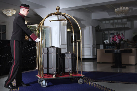 professional luggage porter Ilford